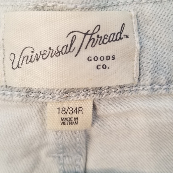 Universal thread women's light blue jeans  size 18 - Picture 6 of 7